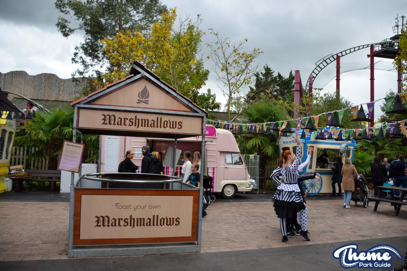 Spooky Food Street -