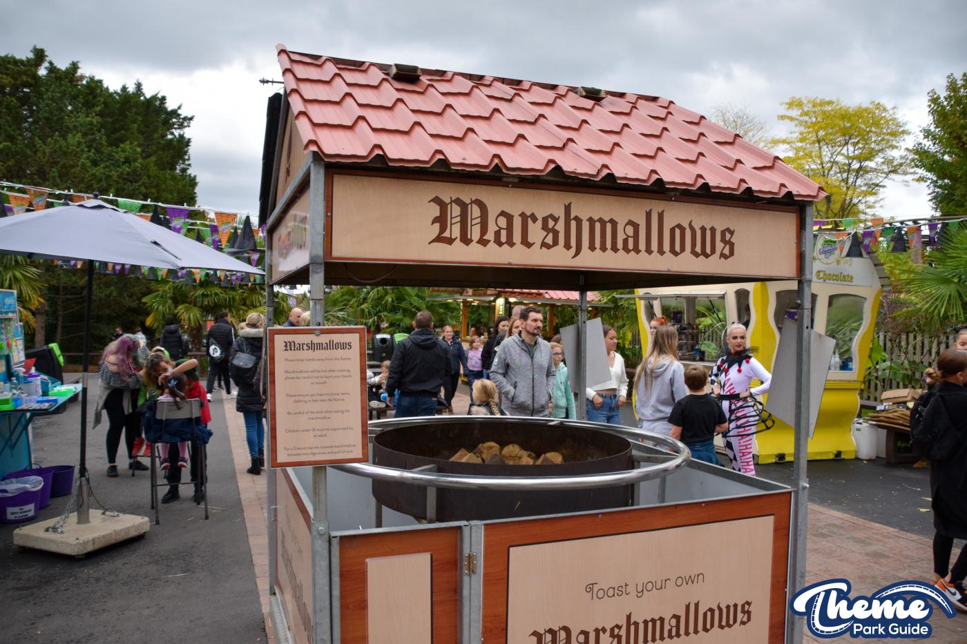 Spooky Food Street -