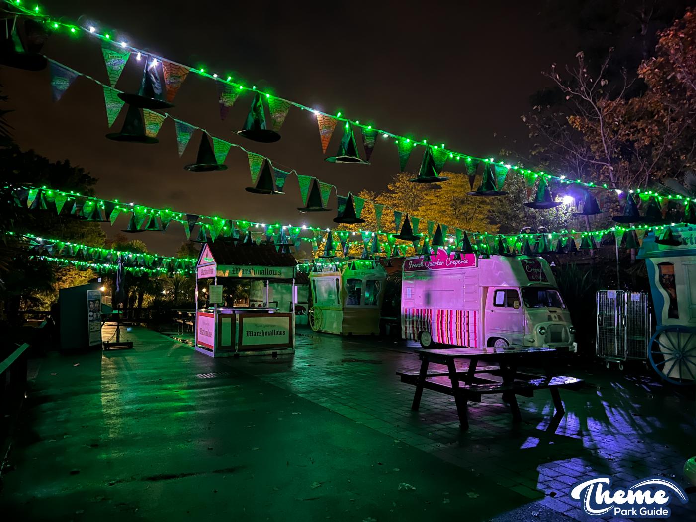 Spooky Food Street -