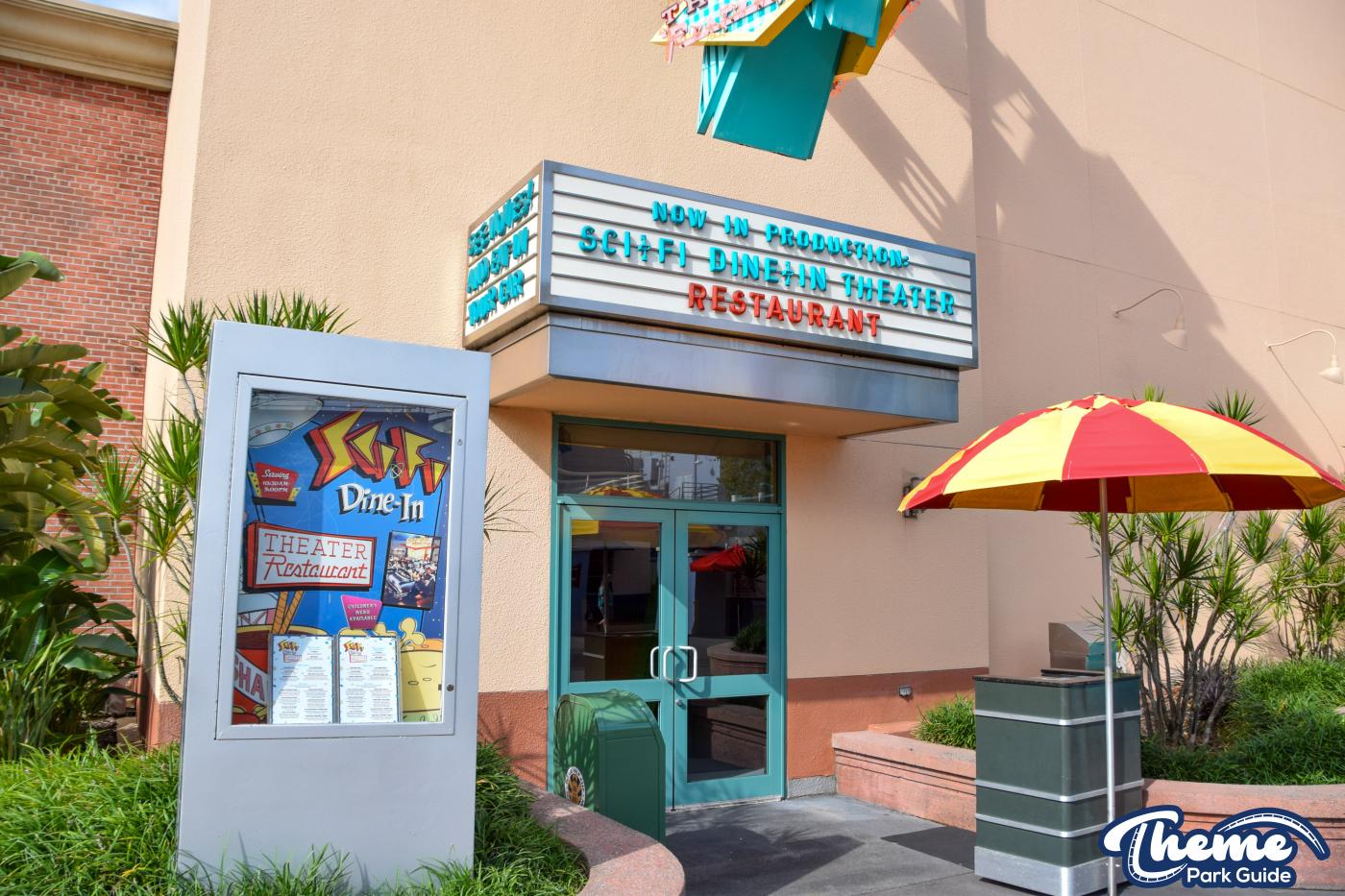 Sci-Fi Dine-In Theater Restaurant