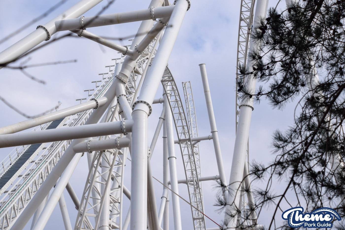 Hyperia Track Completed! Top Of Lift Hill Lifted Into Place