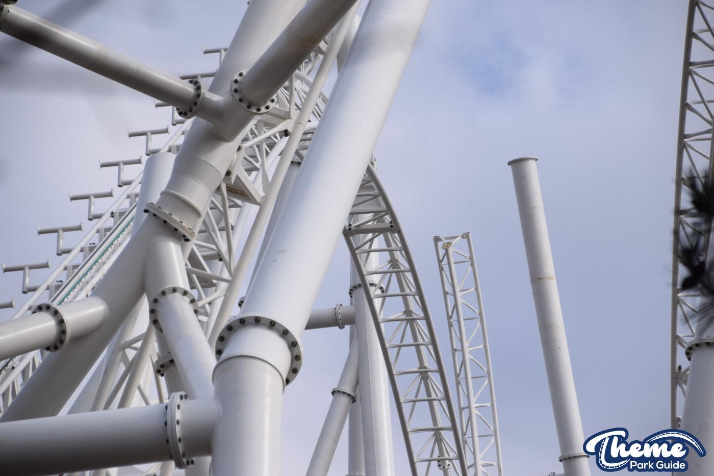 Hyperia Track Completed! Top Of Lift Hill Lifted Into Place