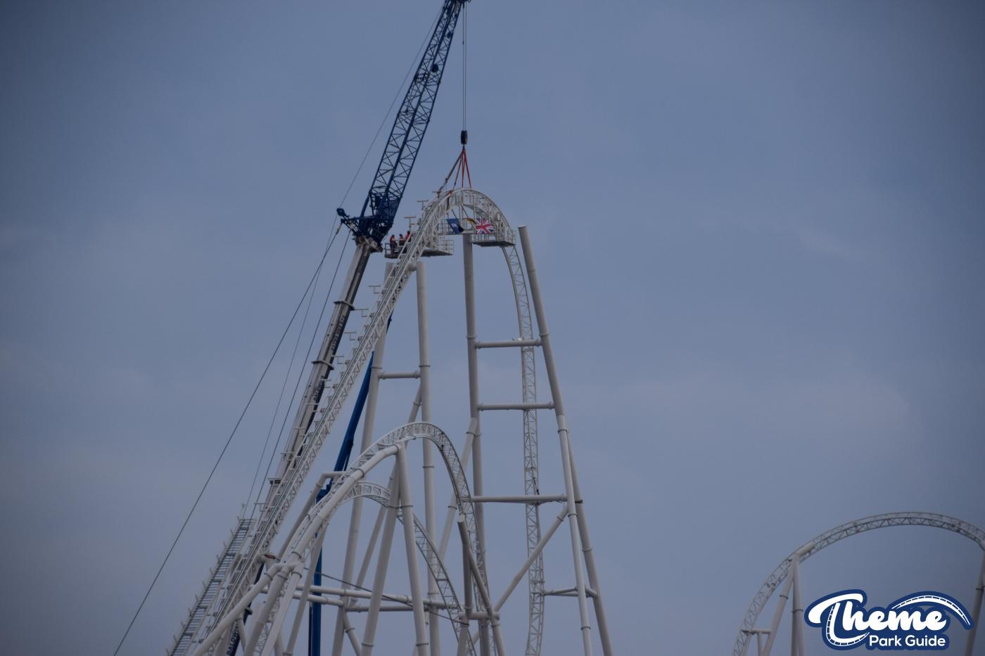Hyperia Track Completed! Top Of Lift Hill Lifted Into Place