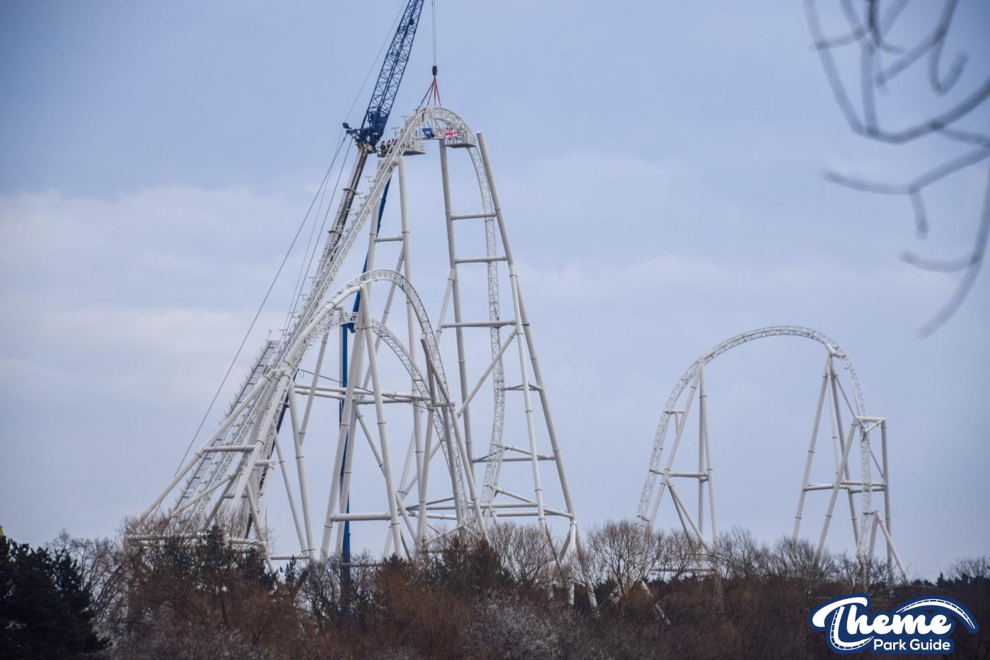 Hyperia Track Completed! Top Of Lift Hill Lifted Into Place