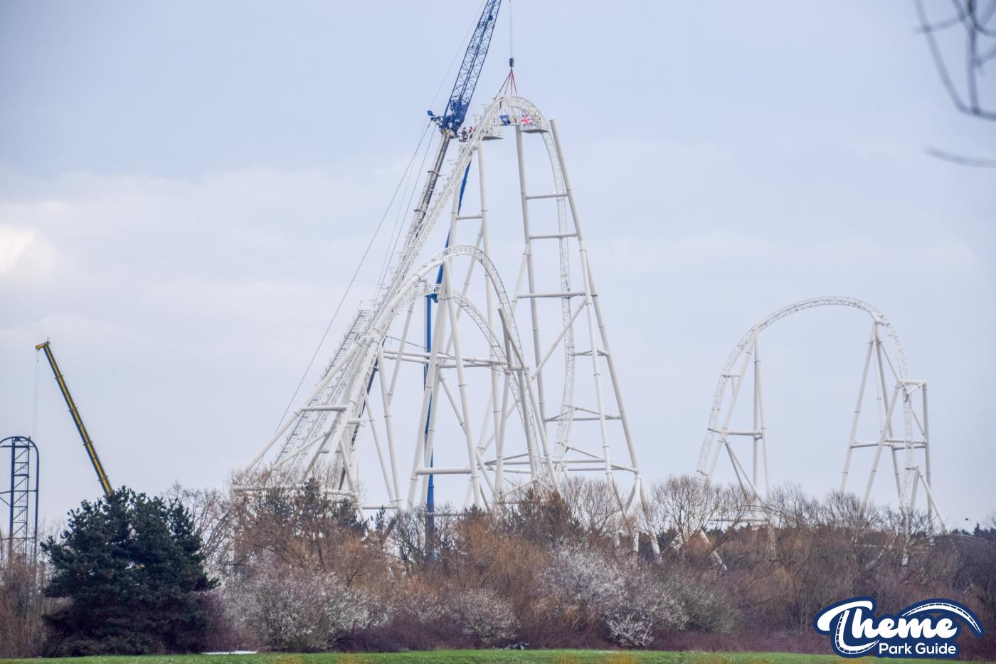 Hyperia Track Completed! Top Of Lift Hill Lifted Into Place