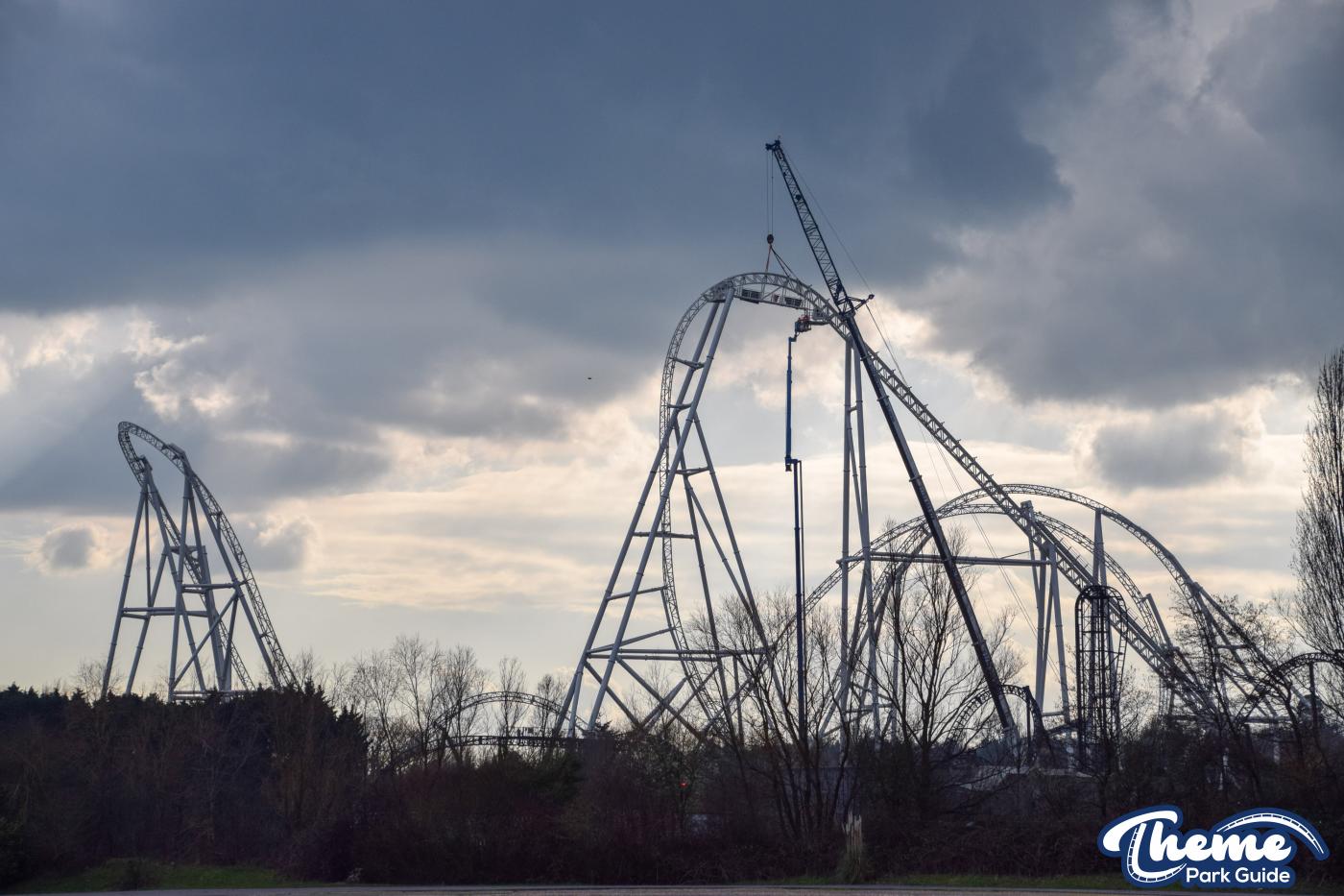 Hyperia Track Completed! Top Of Lift Hill Lifted Into Place
