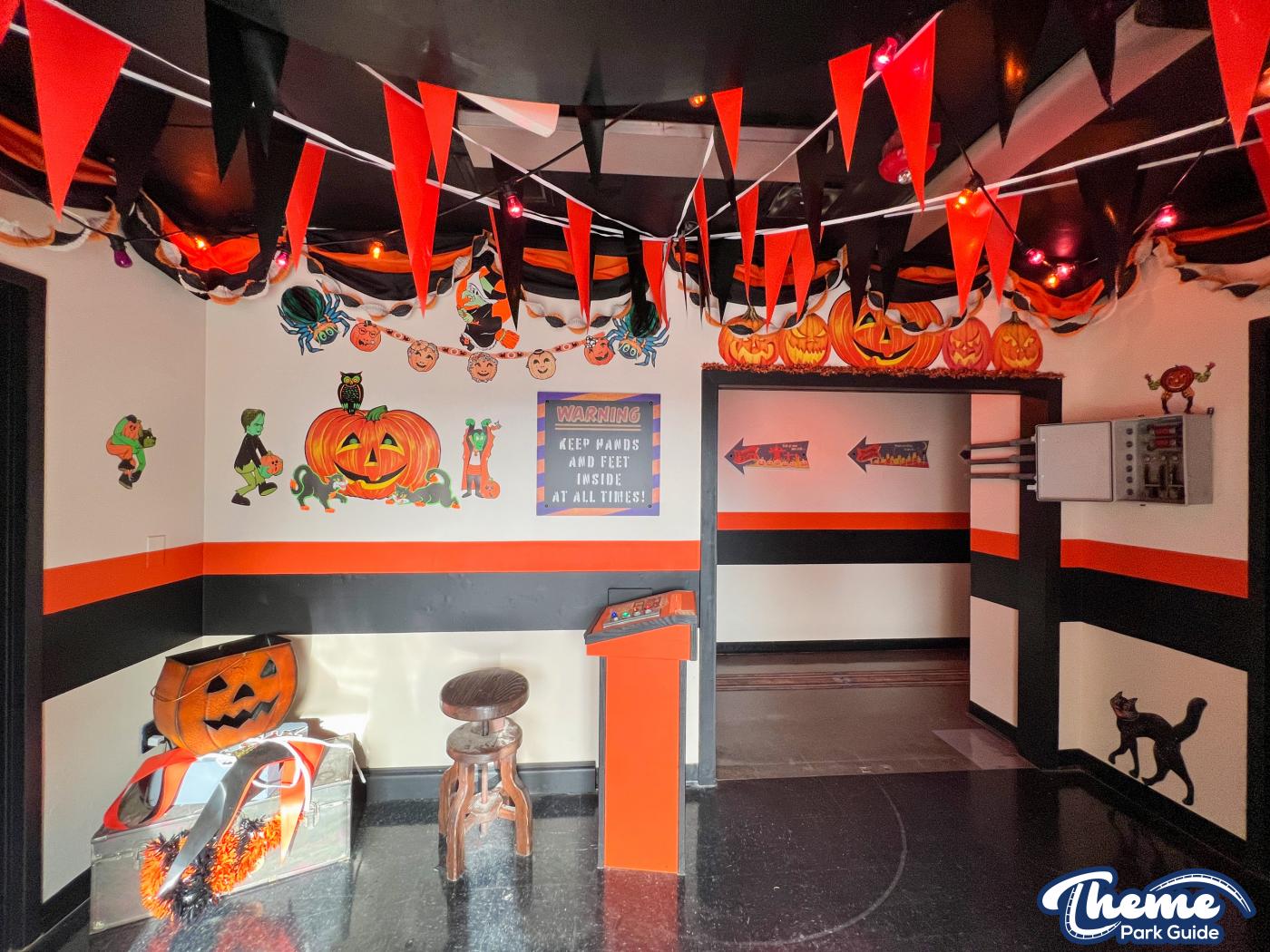 Halloween Horror Nights Tribute Store 2021 -