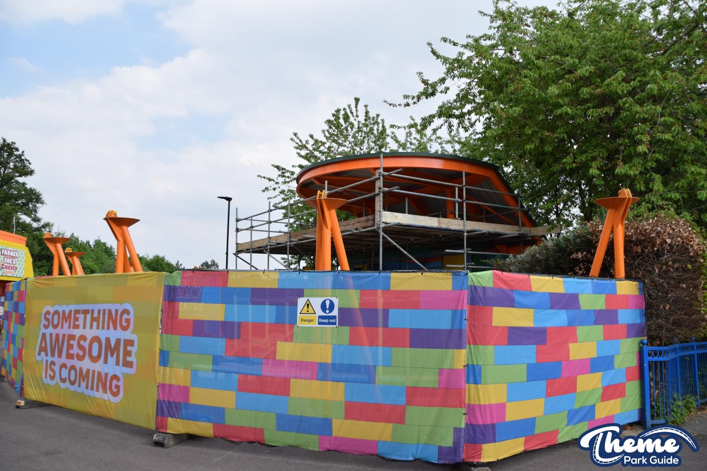 Puppet Theatre Undergoes Major Construction in DUPLO® Valley