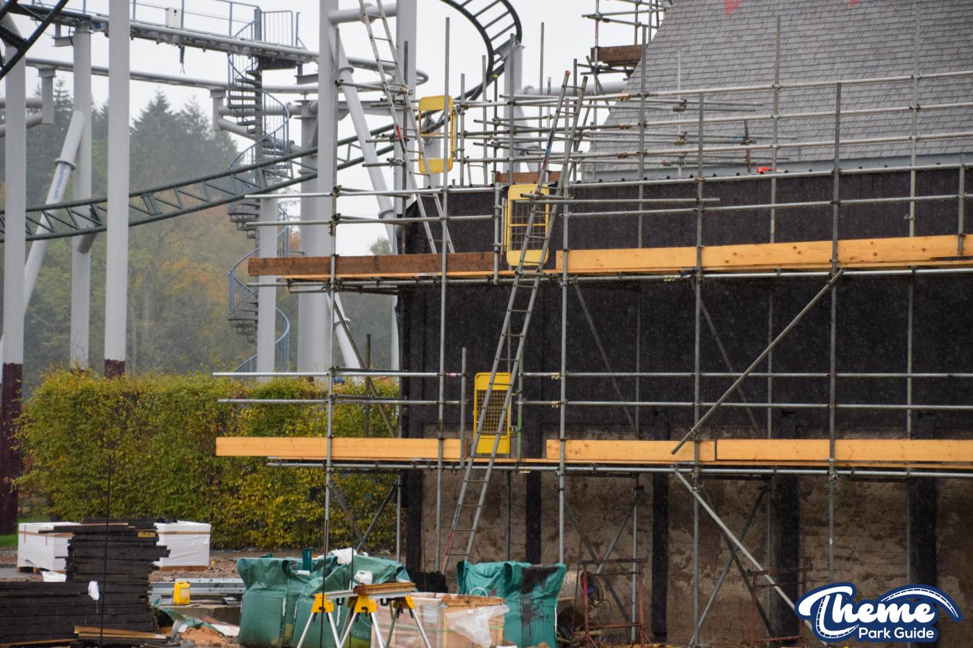 Drakon Track Delivered and Raven Repaint Underway — Valgard at Paultons Park Is Looking Epic