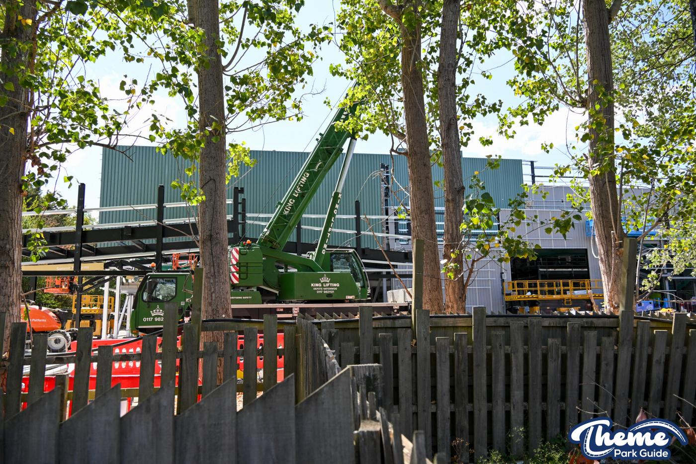 World of Minecraft Rollercoaster Building Begins to Close In