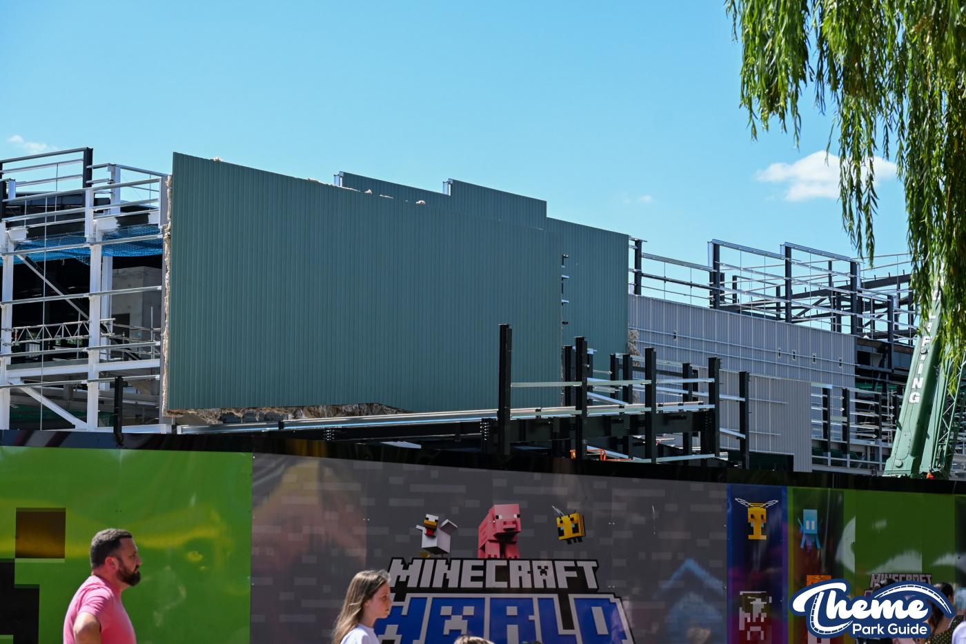 World of Minecraft Rollercoaster Building Begins to Close In