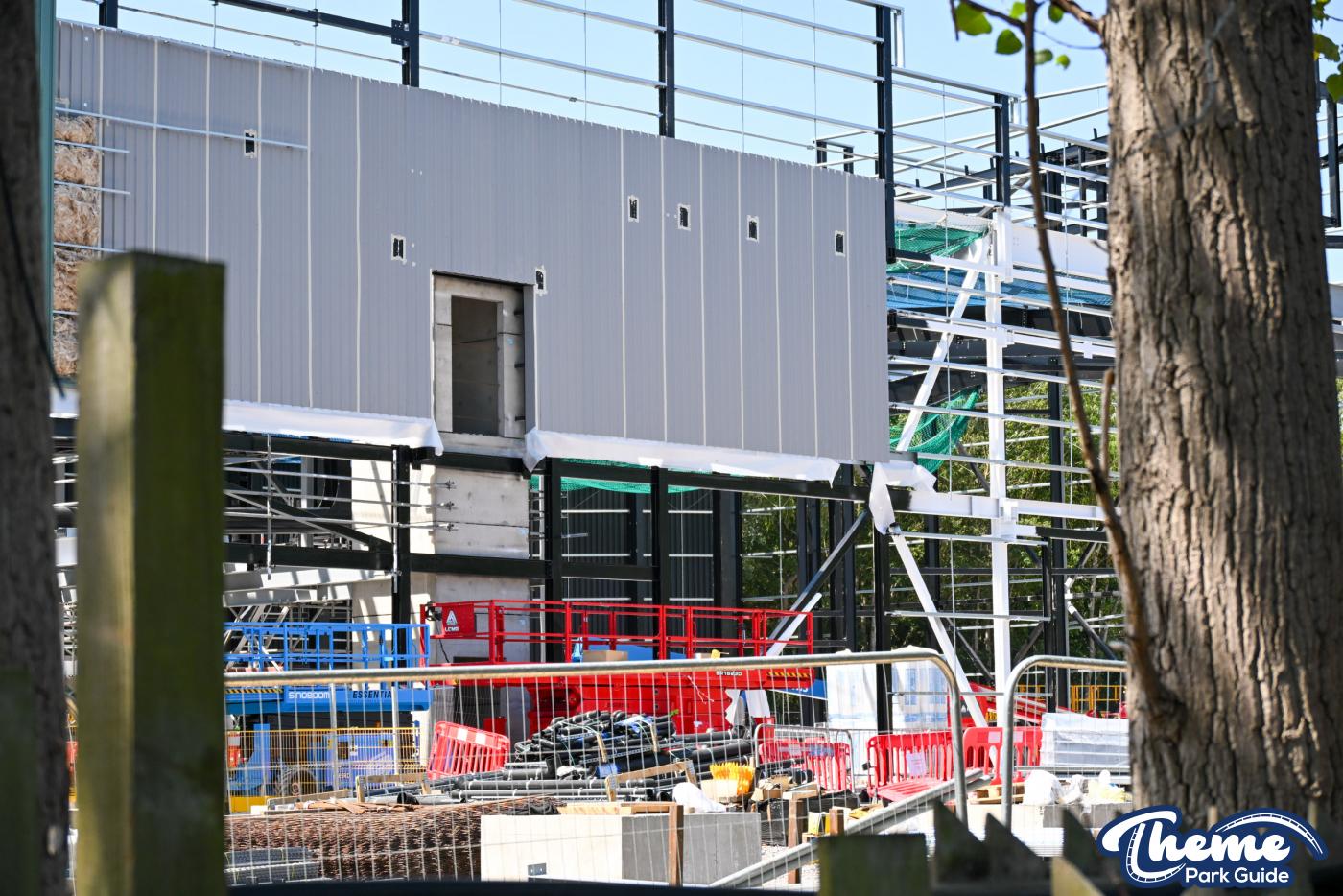 Minecraft Coaster’s Indoor Track, Possible Spike and Elevated Queue Take Shape