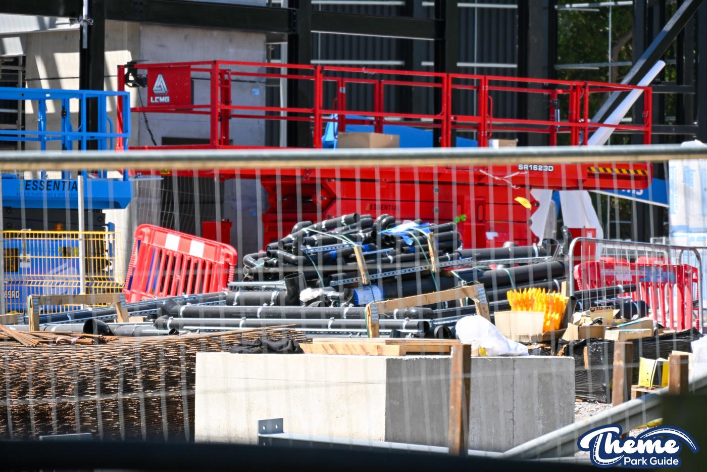 Minecraft Coaster’s Indoor Track, Possible Spike and Elevated Queue Take Shape