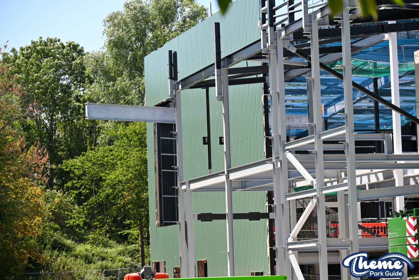 Minecraft Coaster’s Indoor Track, Possible Spike and Elevated Queue Take Shape