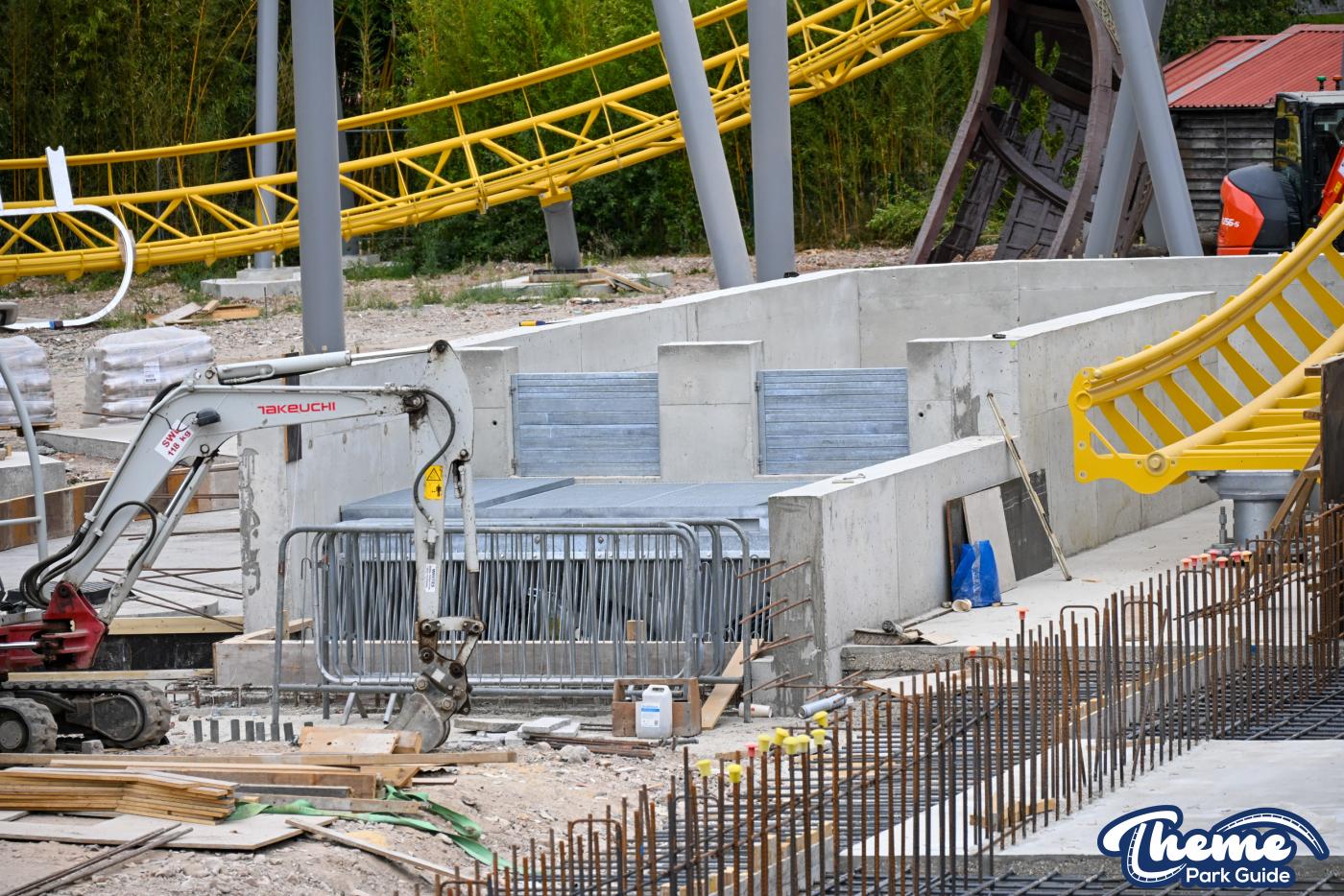 Serpent’s Curse Theming Installed as Construction Progresses at Paultons Park