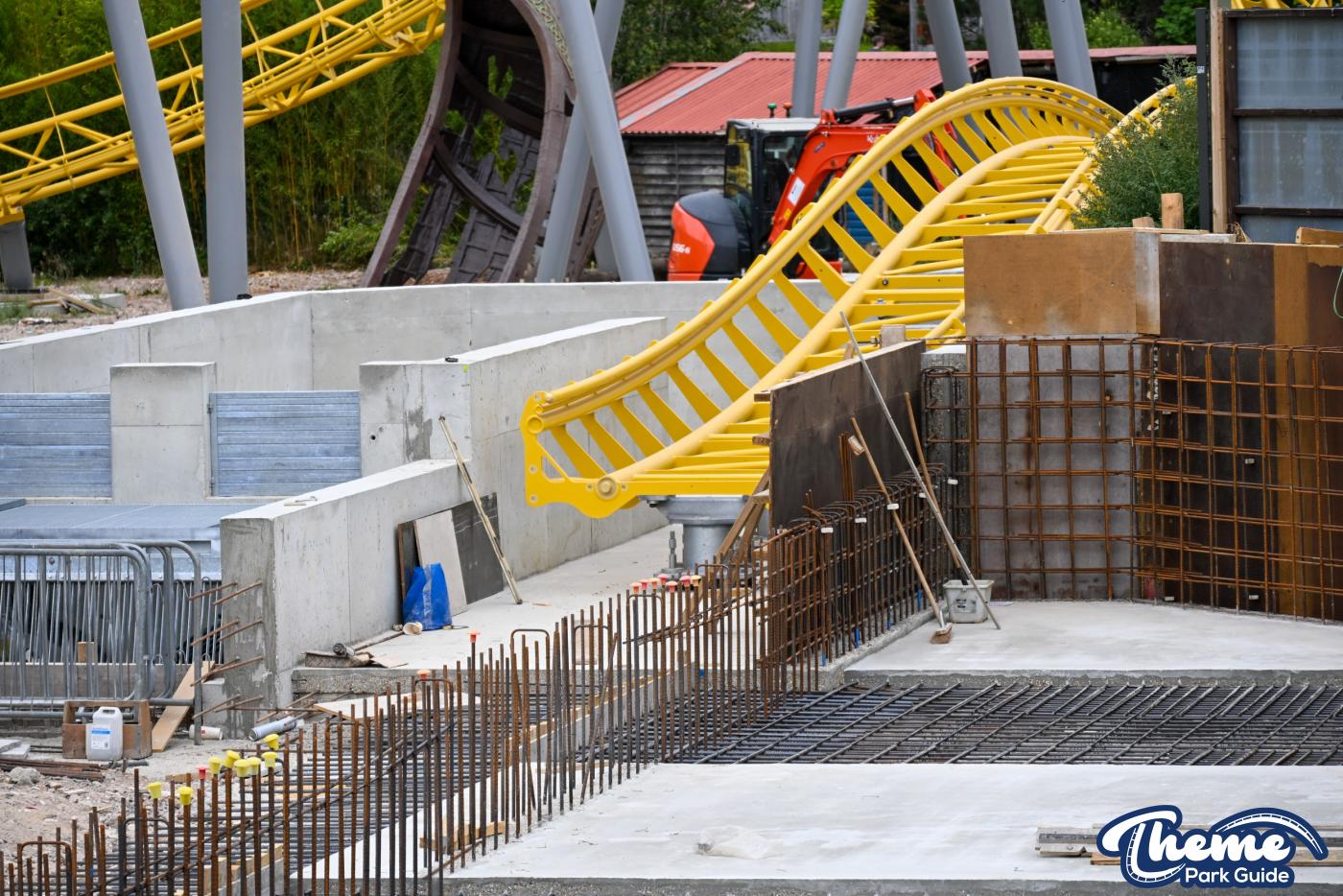 Serpent’s Curse Theming Installed as Construction Progresses at Paultons Park