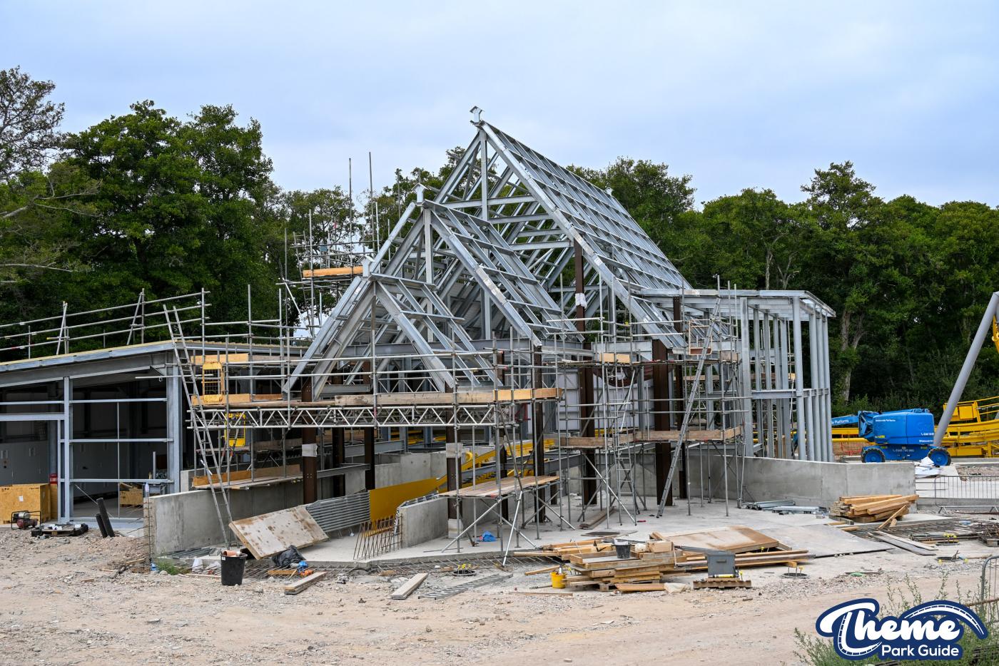 Serpent’s Curse Theming Installed as Construction Progresses at Paultons Park