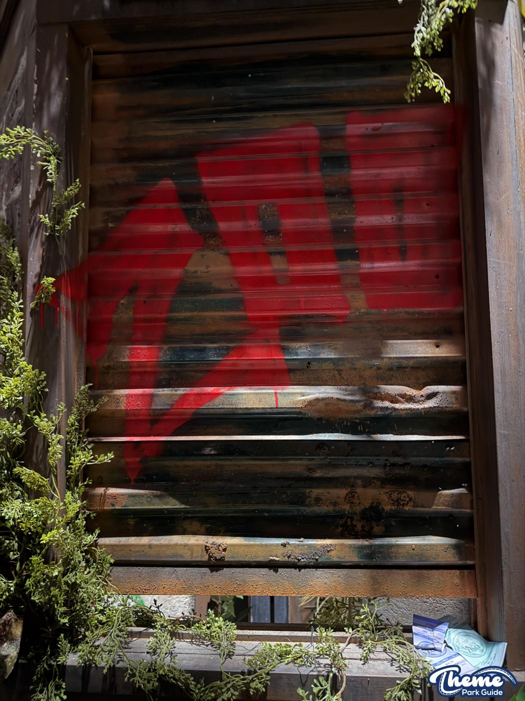 Universal Studios - HHN 35 Behind the Screams Unmasking the Horror Tour Review