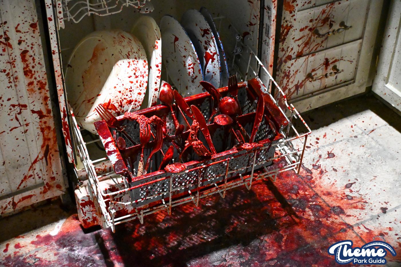 Universal Studios - HHN 35 Behind the Screams Unmasking the Horror Tour Review