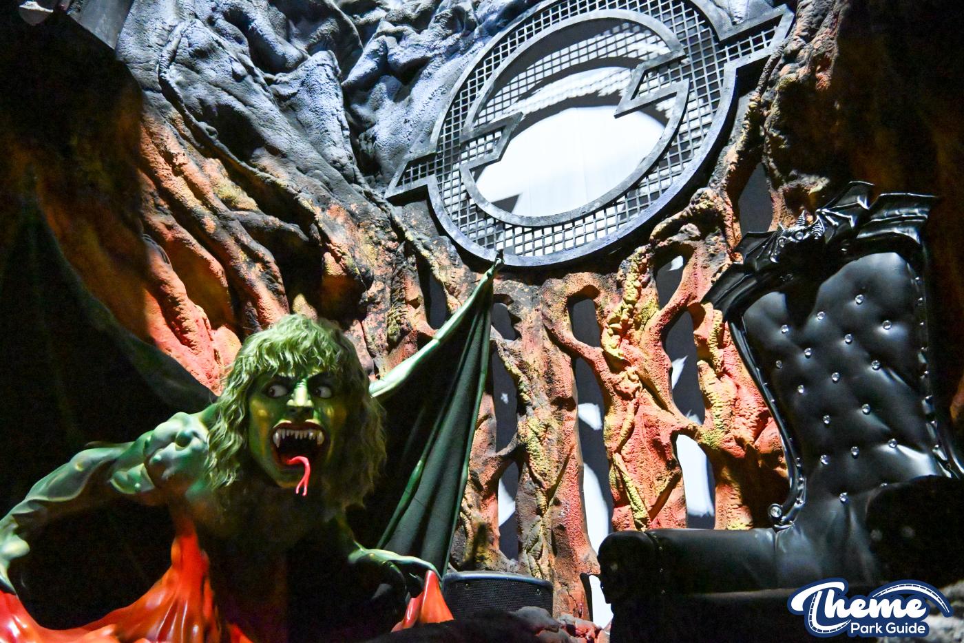Universal Studios - HHN 35 Behind the Screams Unmasking the Horror Tour Review