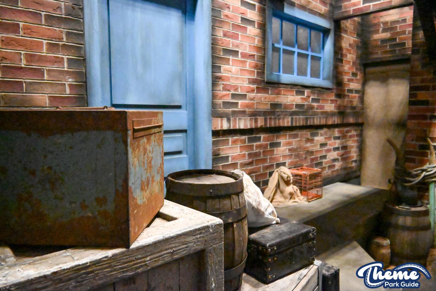 Universal Studios - HHN 35 Behind the Screams Unmasking the Horror Tour Review