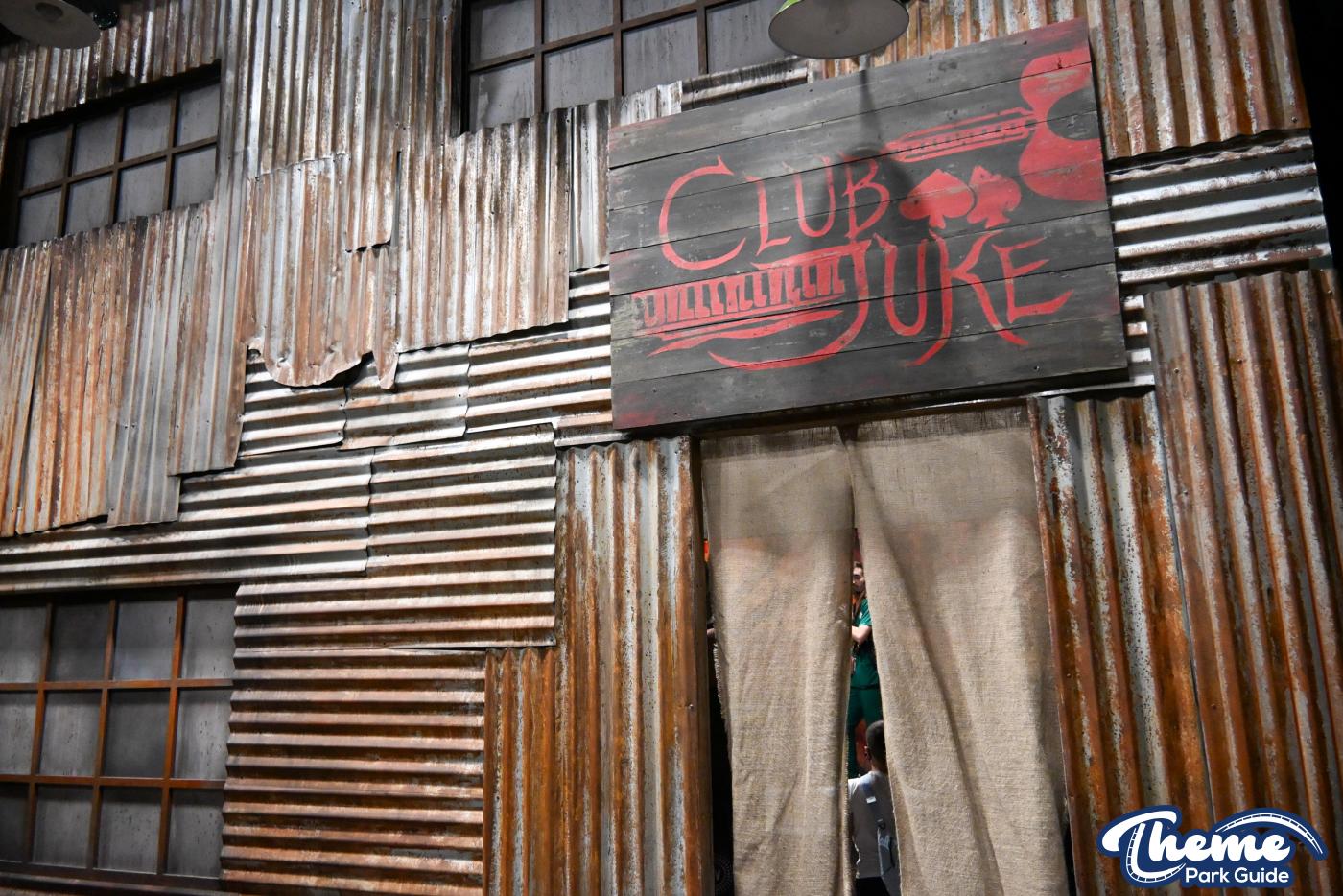Universal Studios - HHN 35 Behind the Screams Unmasking the Horror Tour Review