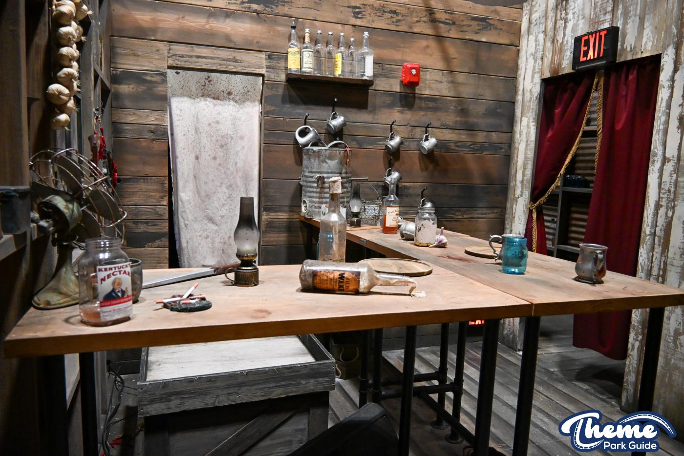 Universal Studios - HHN 35 Behind the Screams Unmasking the Horror Tour Review