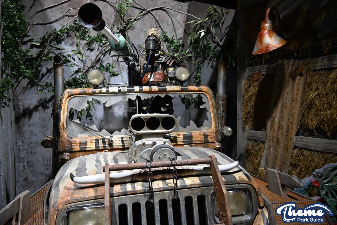 Universal Studios - HHN 35 Behind the Screams Unmasking the Horror Tour Review