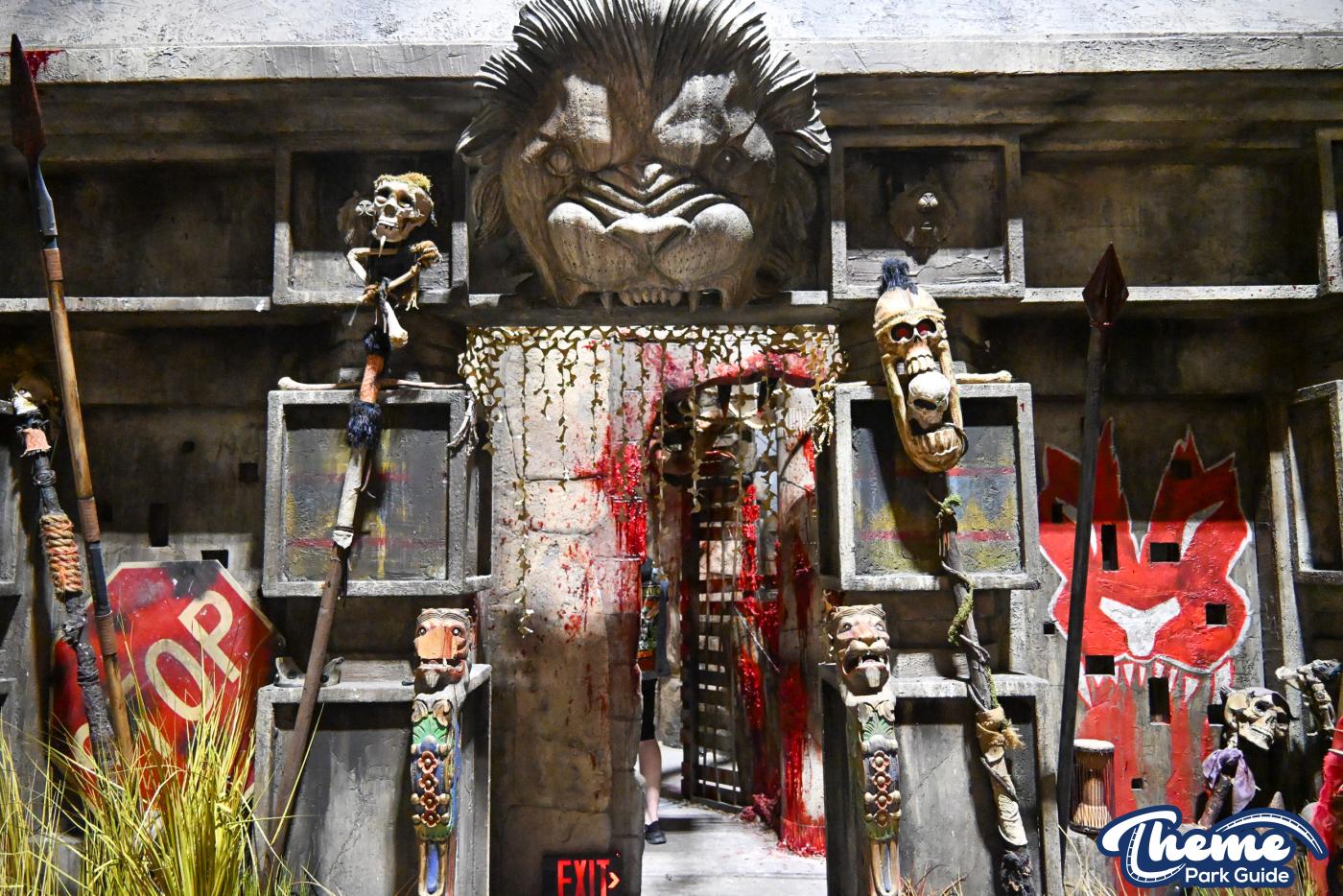 Universal Studios - HHN 35 Behind the Screams Unmasking the Horror Tour Review