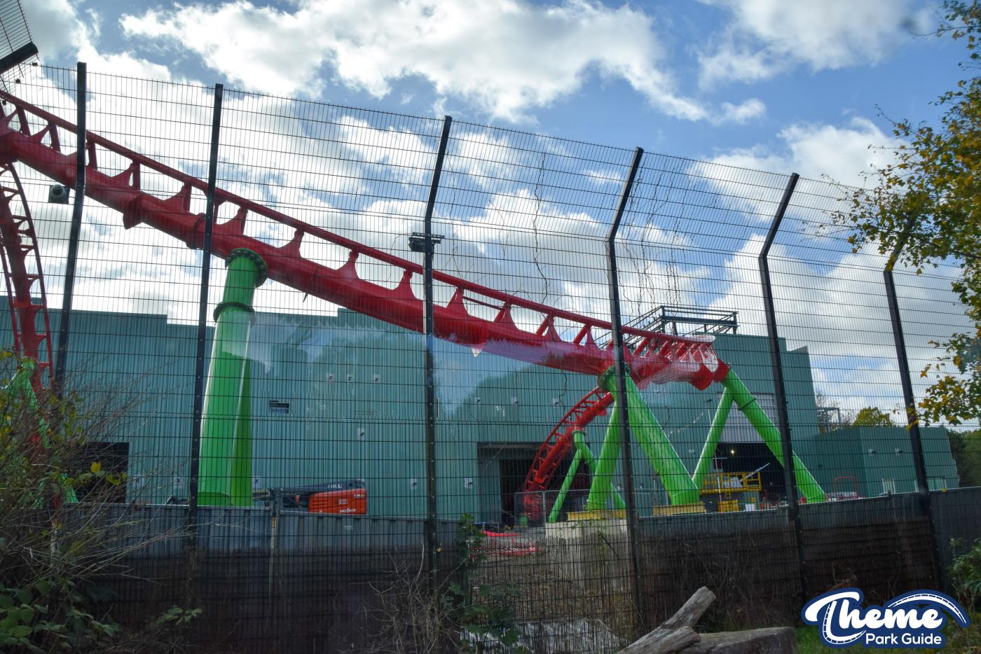 Escape the Nether Rollercoaster Track Complete! Spike Element Spotted at Chessington!