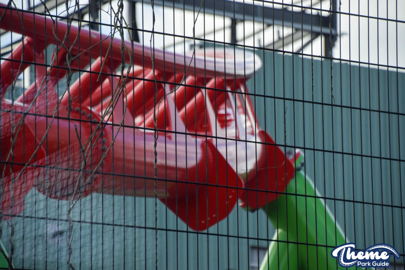 Escape the Nether Rollercoaster Track Complete! Spike Element Spotted at Chessington!