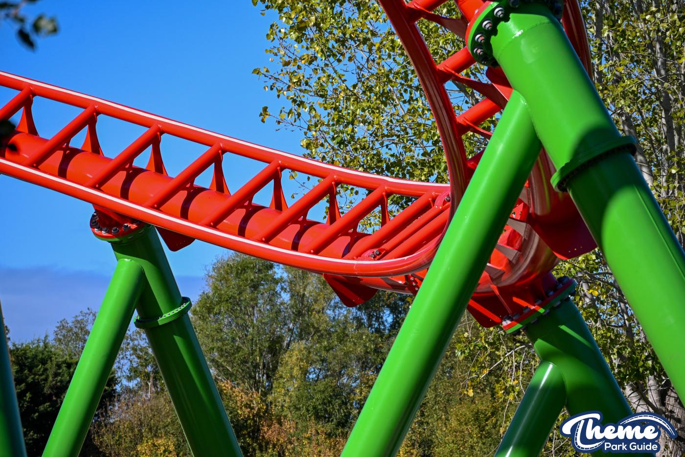 Chessington Minecraft World 2027 – Outdoor Track Complete and Glass Installed