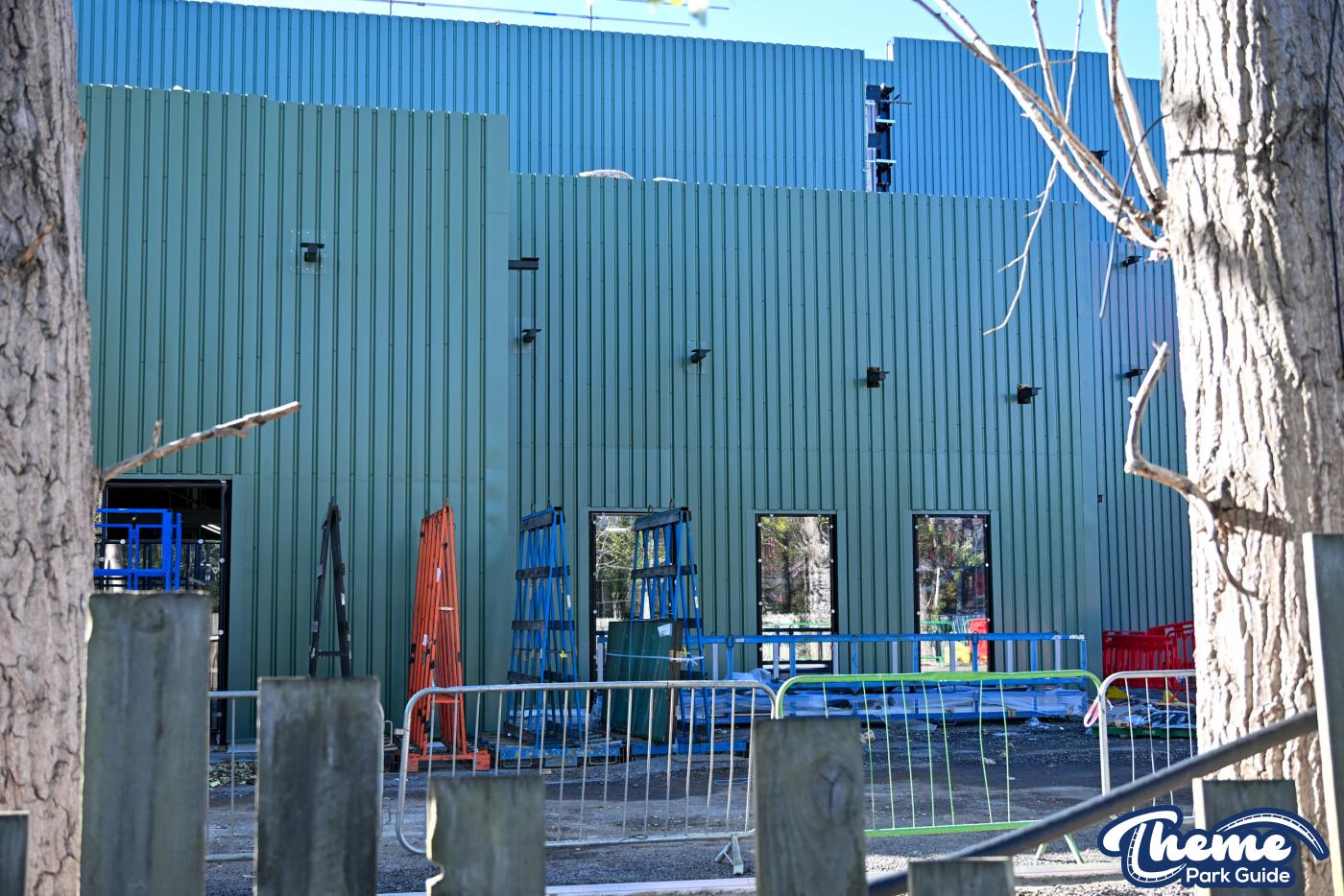 Chessington Minecraft World 2027 – Outdoor Track Complete and Glass Installed
