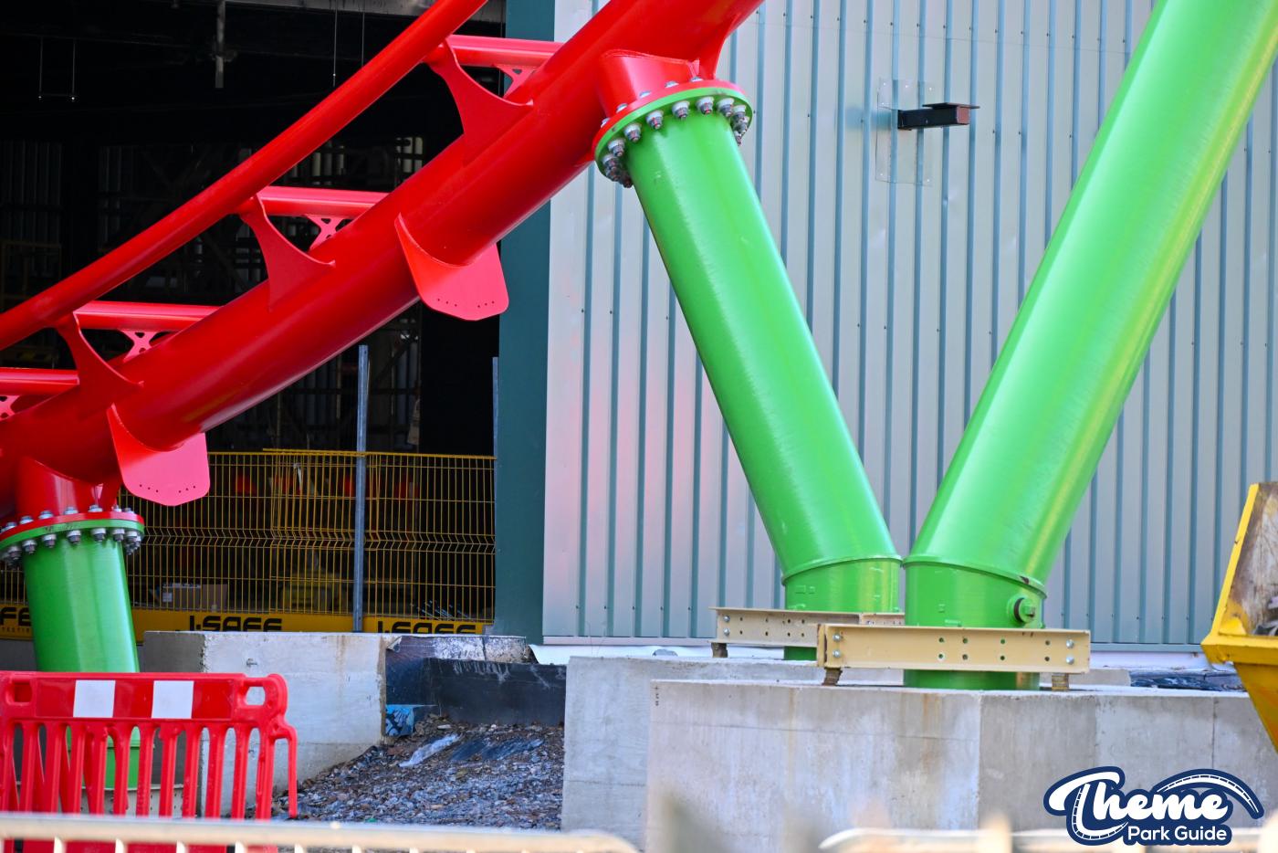 Chessington Minecraft World 2027 – Outdoor Track Complete and Glass Installed